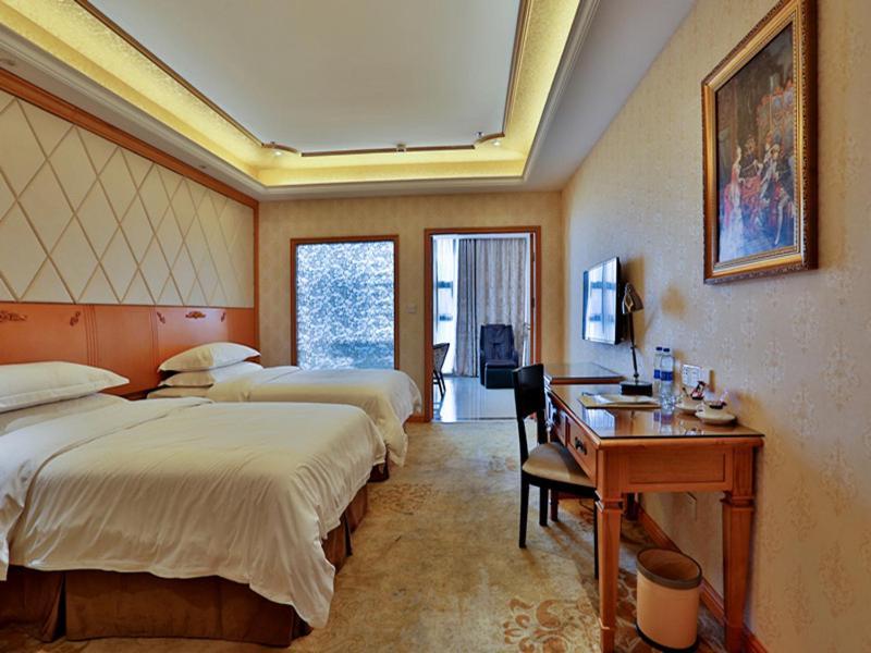Vienna Hotel Wuhan International Convention And Exhibition Centre Exterior photo